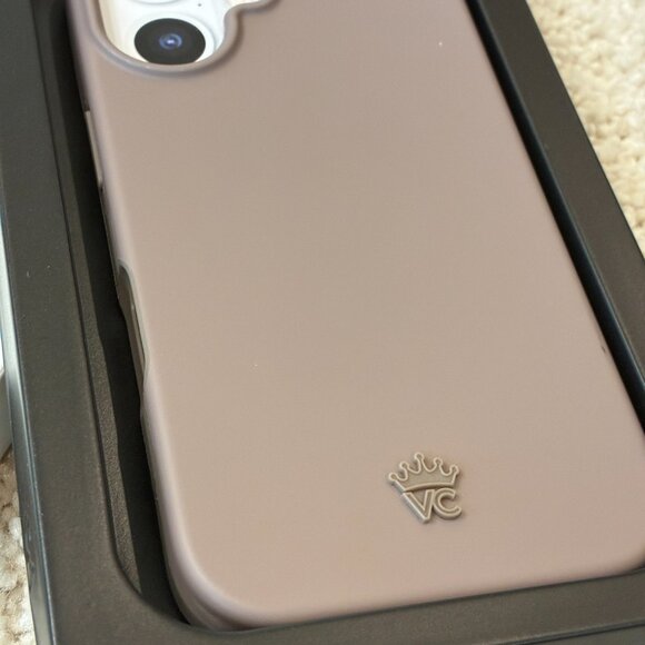 NEW Velvet Caviar Cashmere Taupe iPhone16 Case Holder - Picture 4 of 6